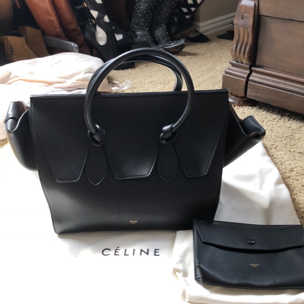 $3700 Blk Smooth Calf Celine Knot Handbag